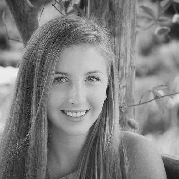 Meet your Posher, Abi - Picture 1 of 1